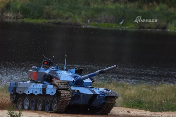 “坦克兩項(xiàng)”半決賽中國(guó)小組奪魁，“海上登陸”接力賽暫居第一